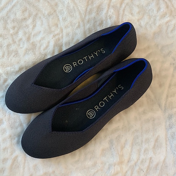 Rothy's The Flat in Navy Size 7 - Picture 2 of 12